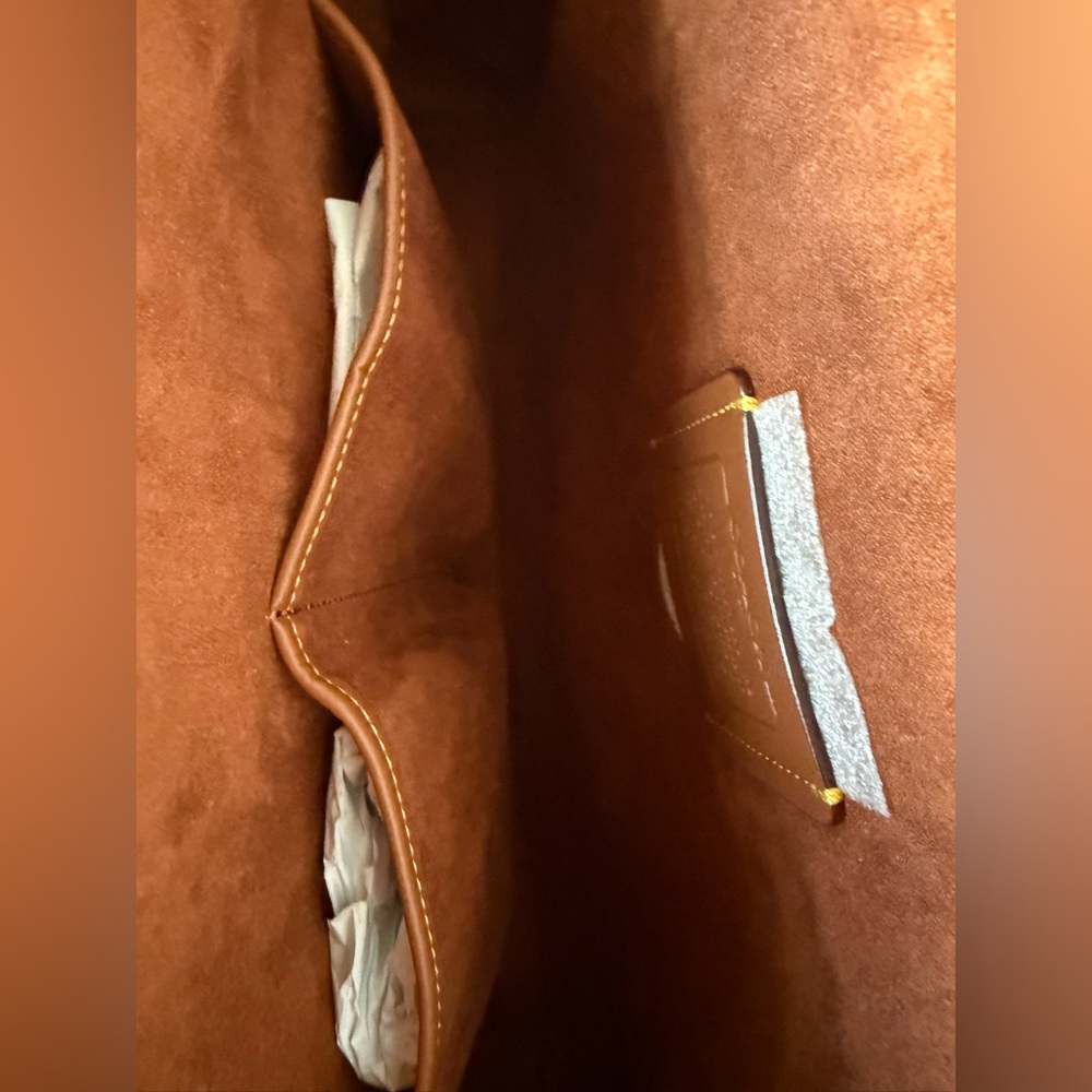 Coach Brooke Carryall crossbody Bag signature Tan/Gold hardware compartments - Picture 4 of 16